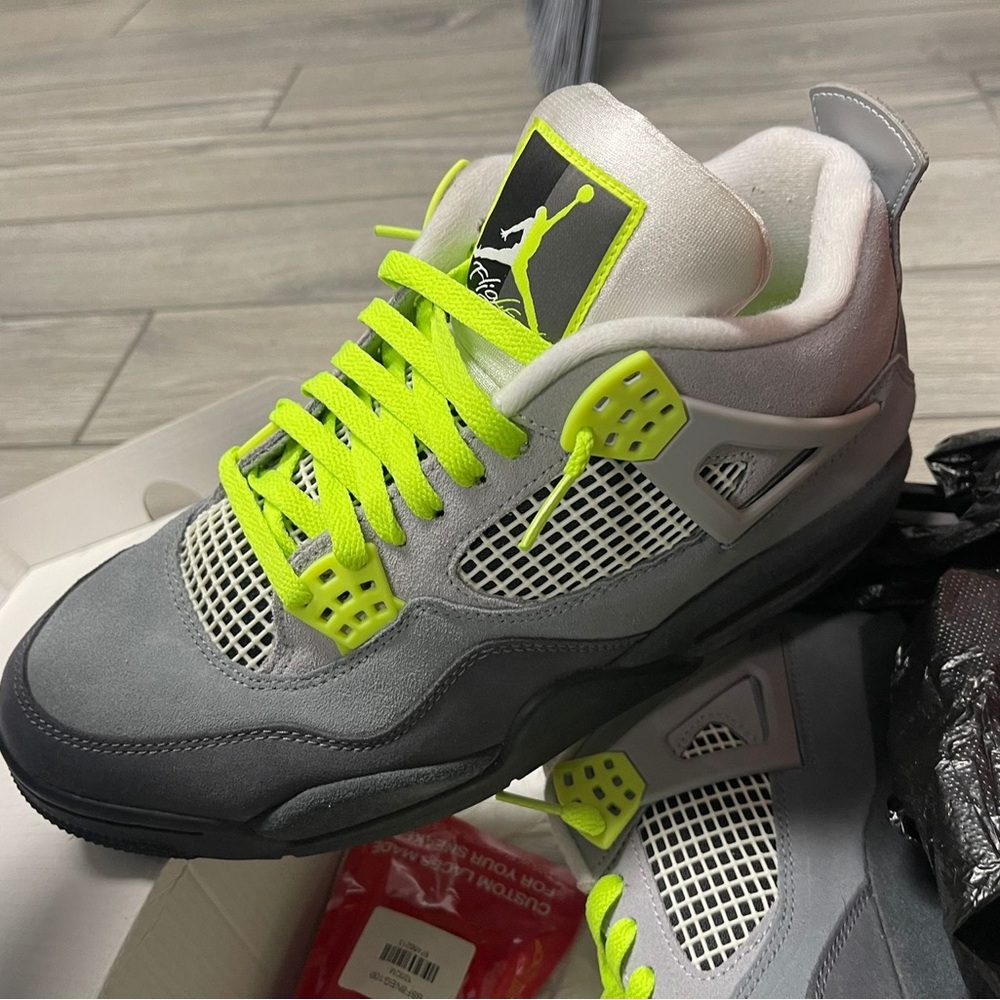 Air Jordan 4 Retro SE